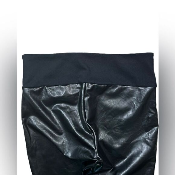 SPANX Assets Women's Black All Over Faux Leather Leggings - Picture 4 of 7